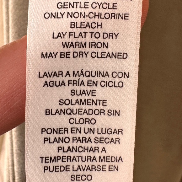 Chicos Easywear, olive green overlay size 3 woven fabric. NWT. - Picture 3 of 6